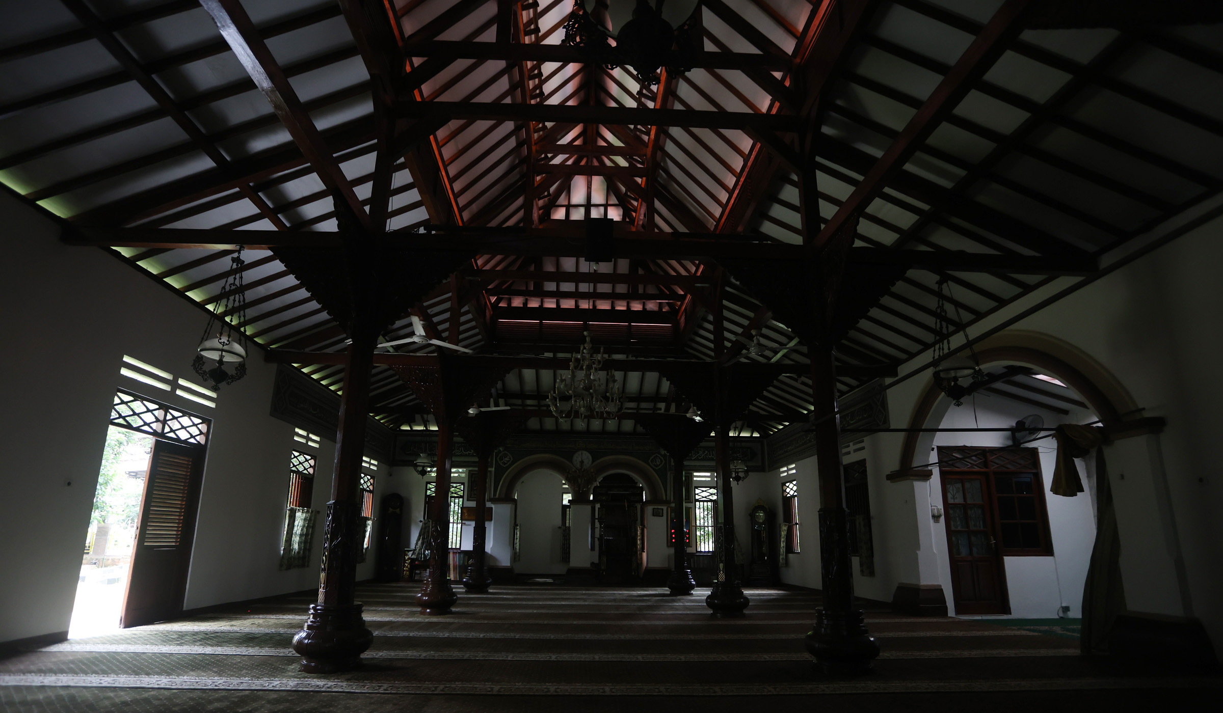 Suasana Masjid Hidayatullah, Jakarta. (Agus Priatna/SinPo.id)