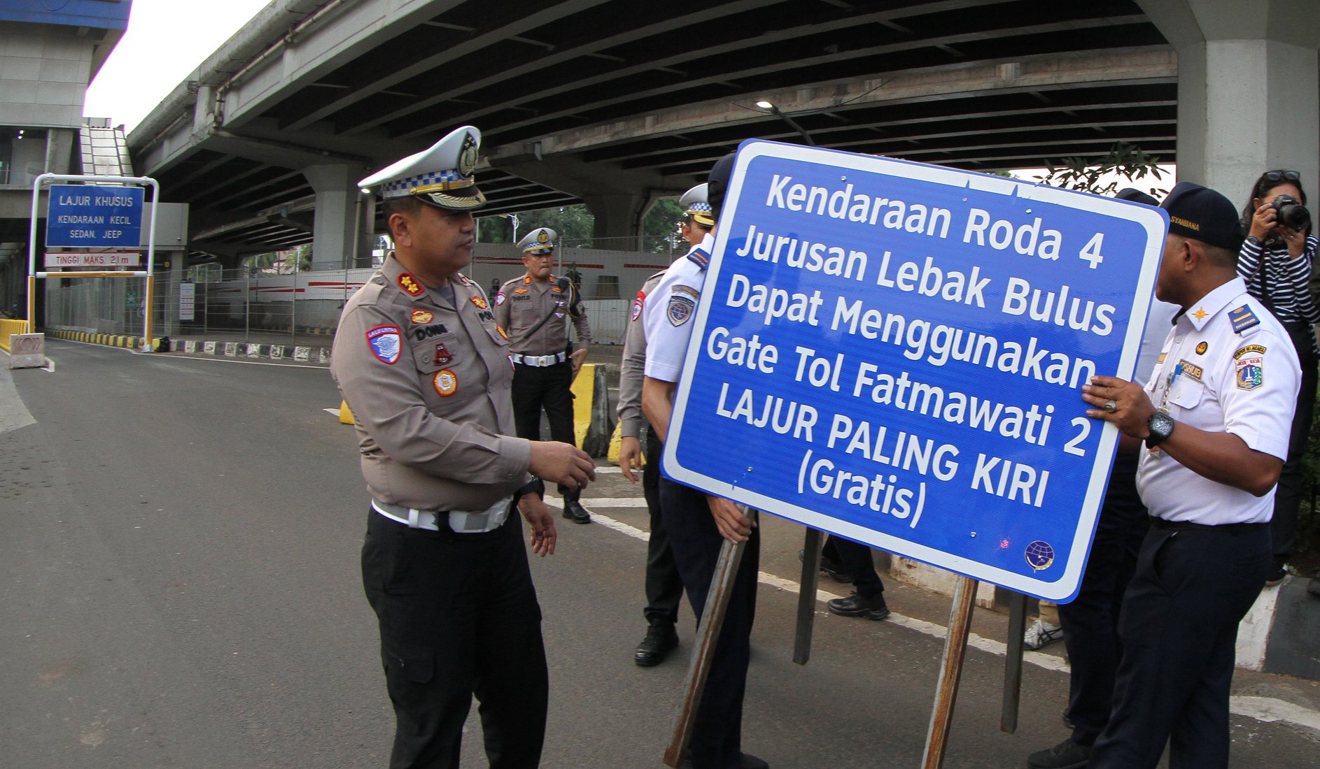 Uji coba rekayasa lalu lintas TB Simatupang. (Agus Priatna/SinPo.id)