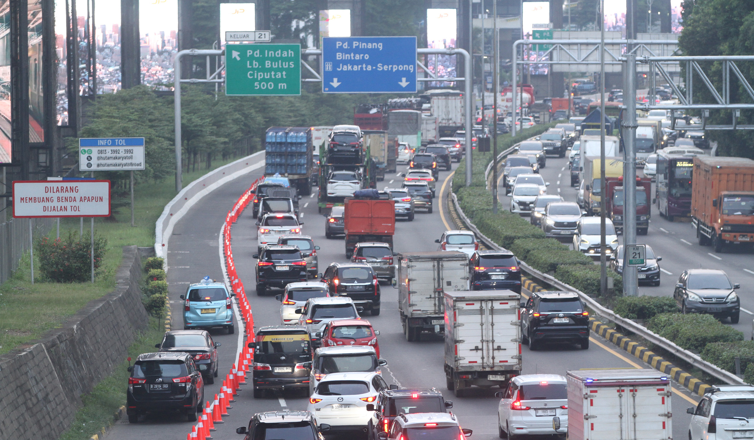 Uji coba rekayasa lalu lintas TB Simatupang. (Agus Priatna/SinPo.id)