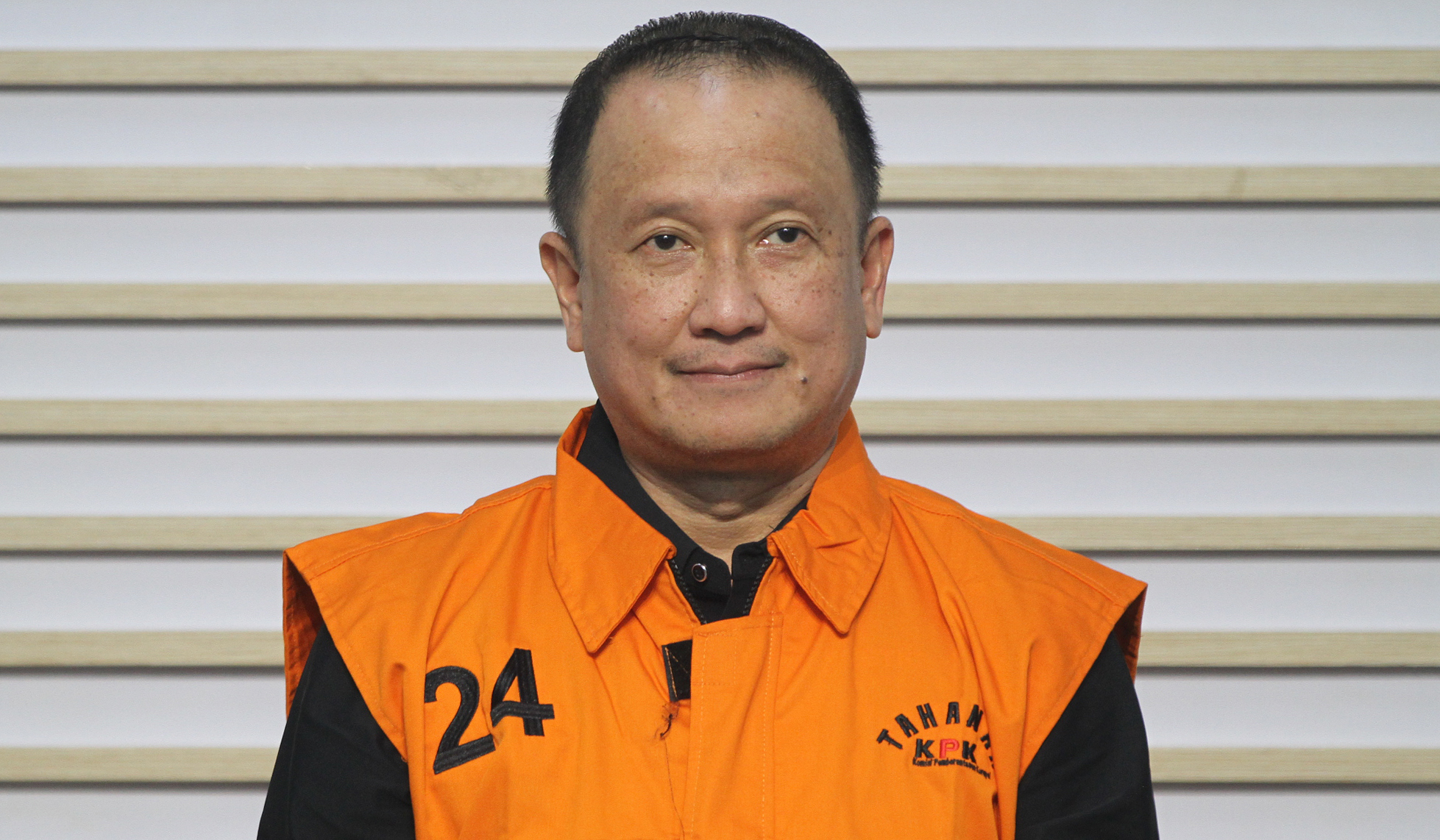 KPK tahan Menas Erwin Djohansyah, terkait kasus suap di MA. (Agus Priatna/SinPo.id)