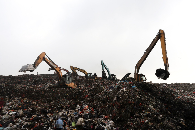 Volume sampah TPA di Cipayung terus meningkat setiap harinya (Ashar/SinPo.id)