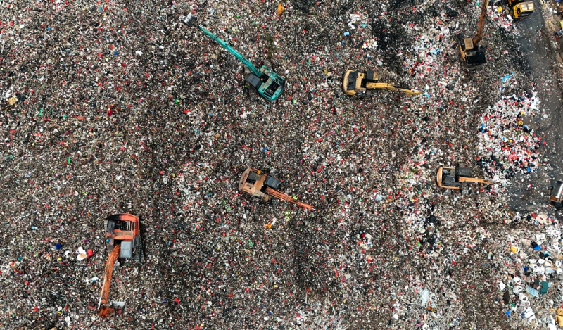 Volume sampah TPA di Cipayung terus meningkat setiap harinya (Ashar/SinPo.id)