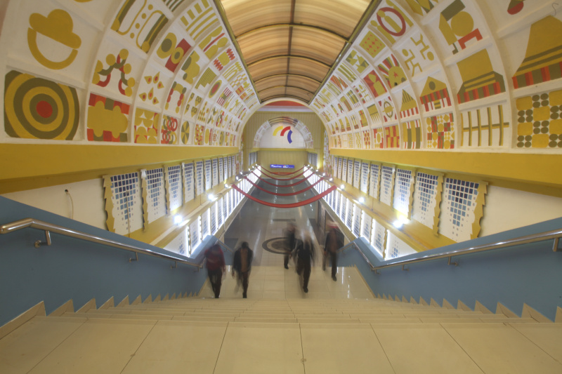 Wajah baru terowongan Blok M Hub yang menghubungkan Terminal dan Stasiun MRT Blok M (Ashar/SinPo.id)