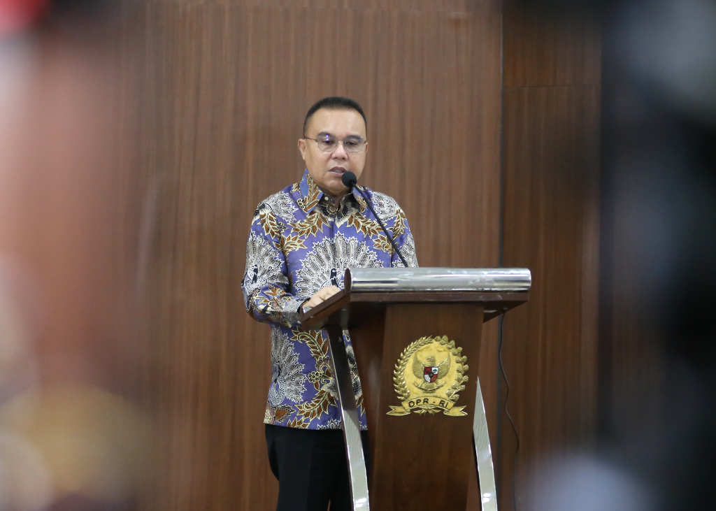 Wakil Ketua DPR Prof Sufmi Dasco menggelar konferensi pers dan menyampaikan bahwa pemerintah belum ada berencana menaikkan harga BBM Subsidi dan BBM non Subsidi (Ashar/SinPo.id)