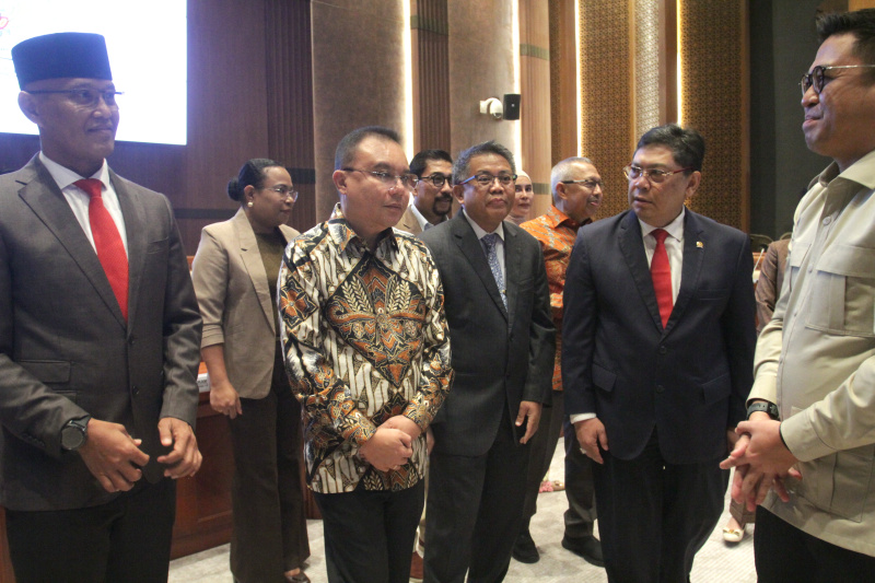 Wakil Ketua DPR RI Prof Sufmi Dasco Ahmad pimpin rapat sidang pergantian Pimpinan Wakil Ketua Komisi I Sukamta menggantikan Wakil Ketua Komisi I Ahmad Heryawan di Ruang Komisi I (Ashar/SinPo.id)
