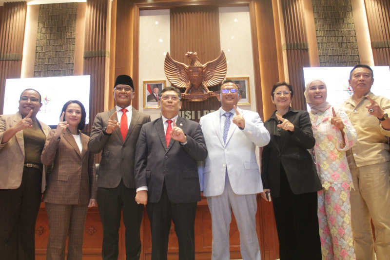 Wakil Ketua DPR RI Prof Sufmi Dasco Ahmad pimpin rapat sidang pergantian Pimpinan Wakil Ketua Komisi I Sukamta menggantikan Wakil Ketua Komisi I Ahmad Heryawan di Ruang Komisi I (Ashar/SinPo.id)