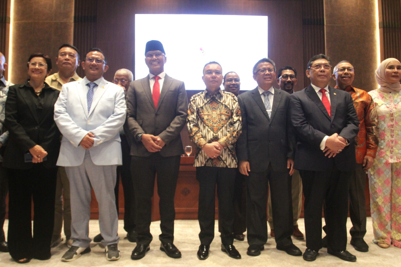 Wakil Ketua DPR RI Prof Sufmi Dasco Ahmad pimpin rapat sidang pergantian Pimpinan Wakil Ketua Komisi I Sukamta menggantikan Wakil Ketua Komisi I Ahmad Heryawan di Ruang Komisi I (Ashar/SinPo.id)