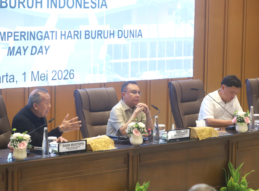 Wakil Ketua DPR Prof Sufmi Dasco Ahmad menerima audiensi perwakilan dari Aliansi Gerakan Buruh Bersama Rakyat (GEBRAK) dan KASBI (Ashar/SinPo.id)