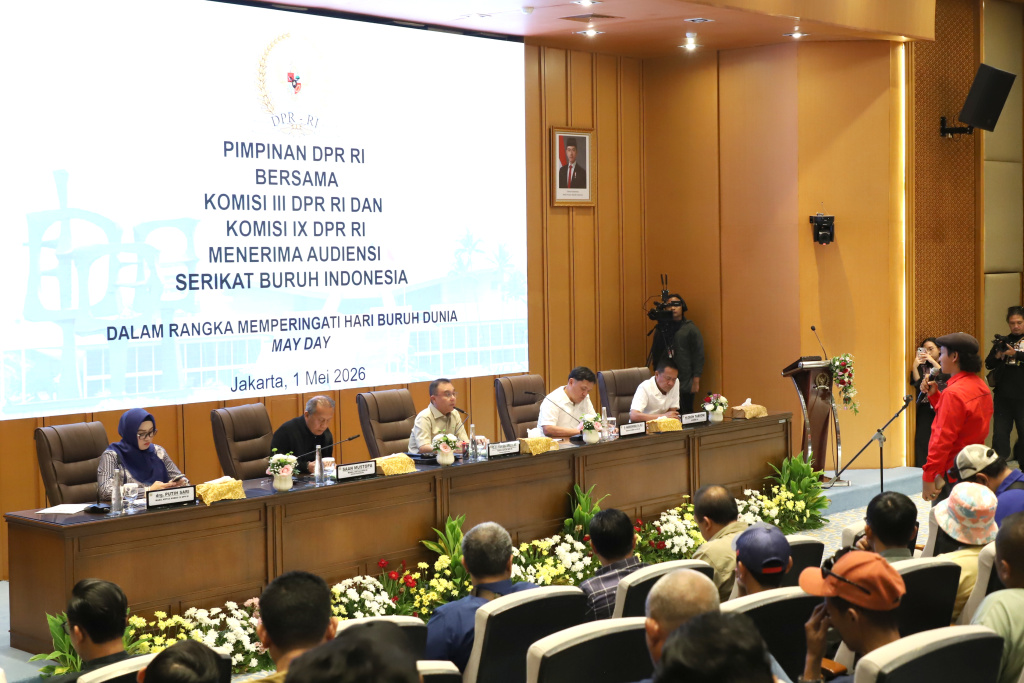 Wakil Ketua DPR Prof Sufmi Dasco Ahmad menerima audiensi perwakilan dari Aliansi Gerakan Buruh Bersama Rakyat (GEBRAK) dan KASBI (Ashar/SinPo.id)