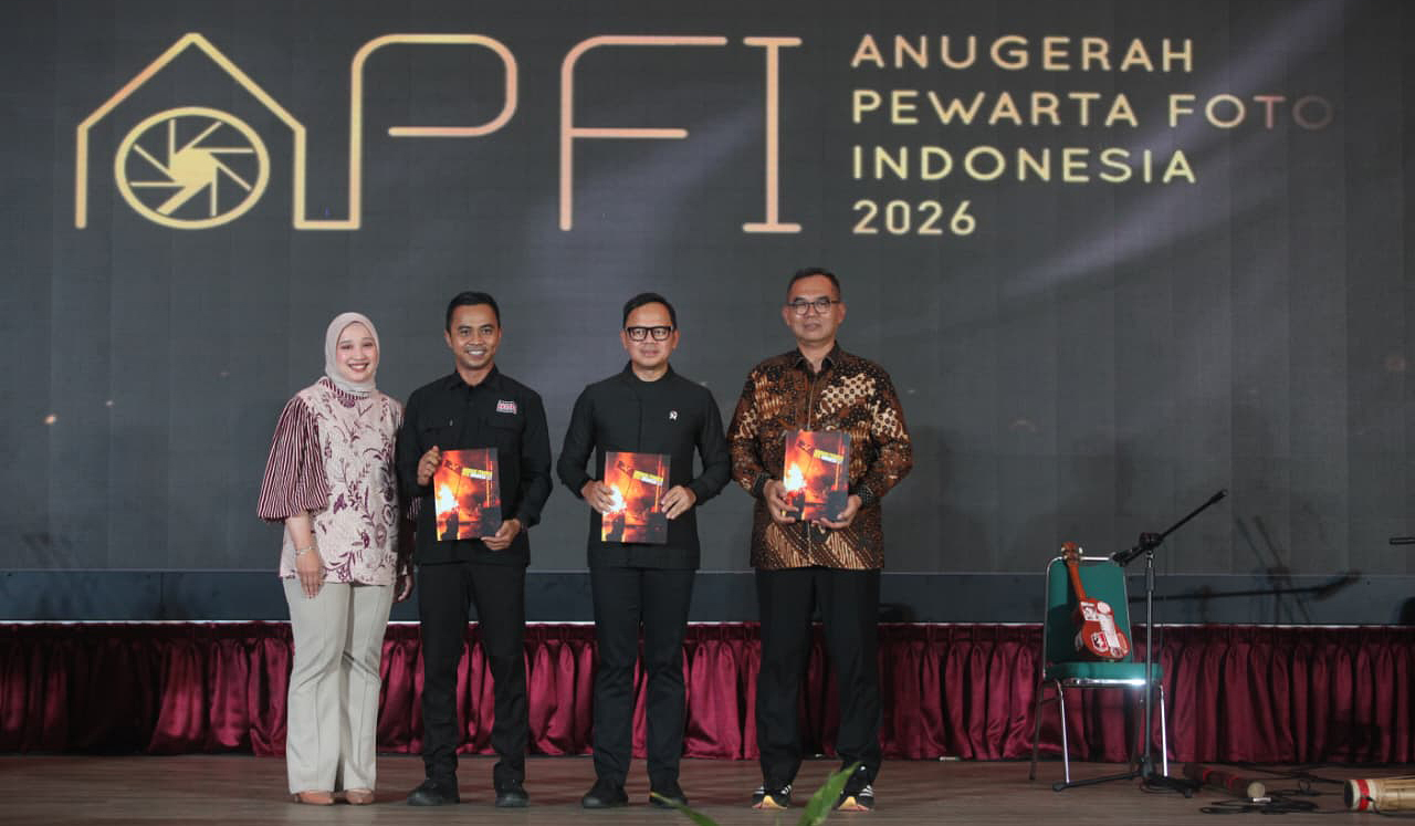 Wamendagri, Bima Arya, tinjau pameran APFI 2026. (Agus Priatna/SinPo.id)