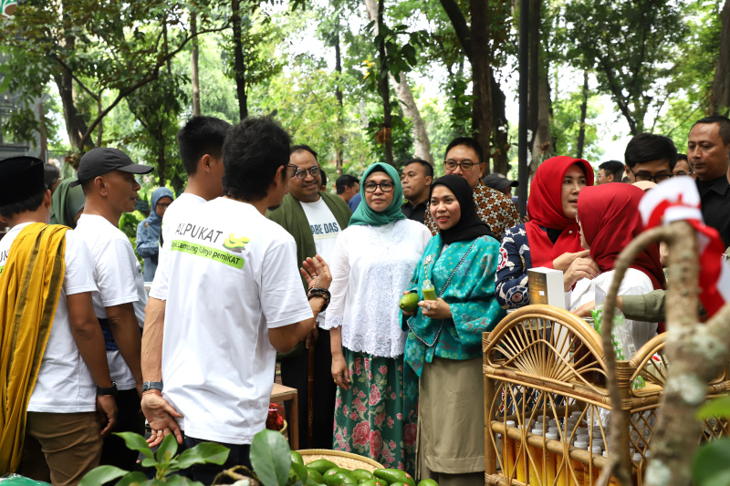 Wamenhut Sulaiman Umar Siddiq resmi membuka pameran pasar Rehabilitasi Hutan dan Lahan (RHL) didi Arboretum Ir. Lukito Daryadi, Manggala Wanabakti (Ashar/SinPo.id)