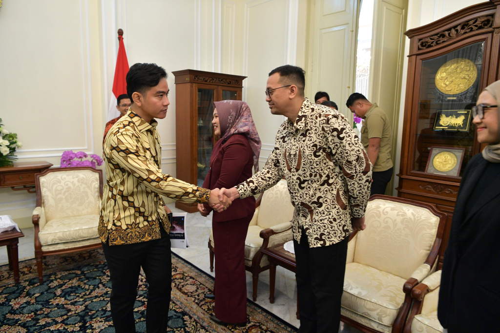 Wapres Gibran Rakabuming sangat mendukung pelatihan kecerdasan Artificial Intelligence untuk pelaku UMKM ASEAN Foundation (Ashar/Foto:SetWapres/SinPo.id)
