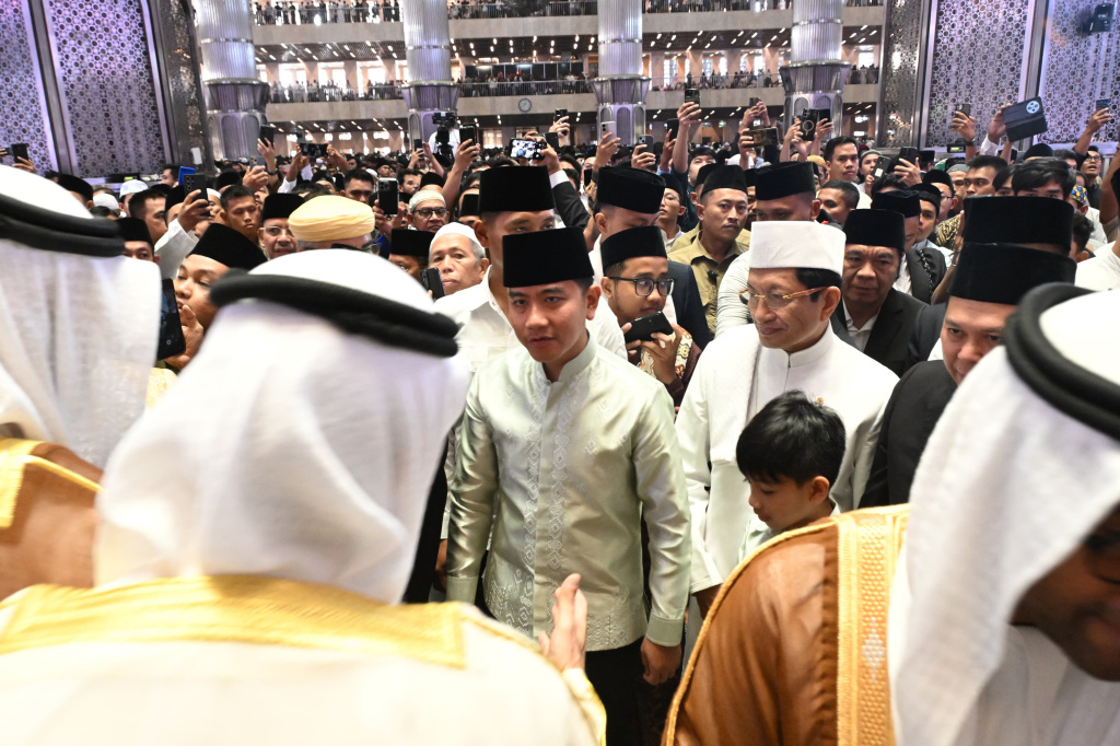 Wapres Gibran Rakabuming dan Keluarga melaksanakan Sholat Idul Adha 1447 H di Masjid Istiqlal (Ashar/Foto: Setwapres/SinPo.id)