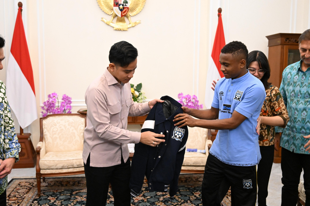 Wapres terima audiensi Papua Football Academy di Istana Wakil Presiden (Ashar/Foto:BiroWapres/SinPo.id)