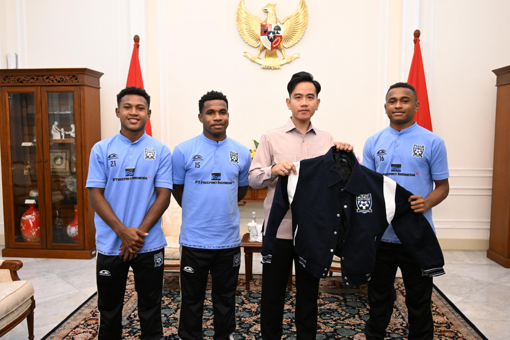 Wapres terima audiensi Papua Football Academy di Istana Wakil Presiden (Ashar/Foto:BiroWapres/SinPo.id)