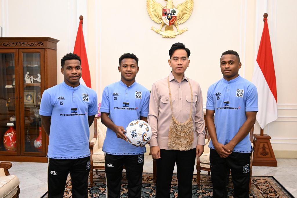 Wapres terima audiensi Papua Football Academy di Istana Wakil Presiden (Ashar/Foto:BiroWapres/SinPo.id)