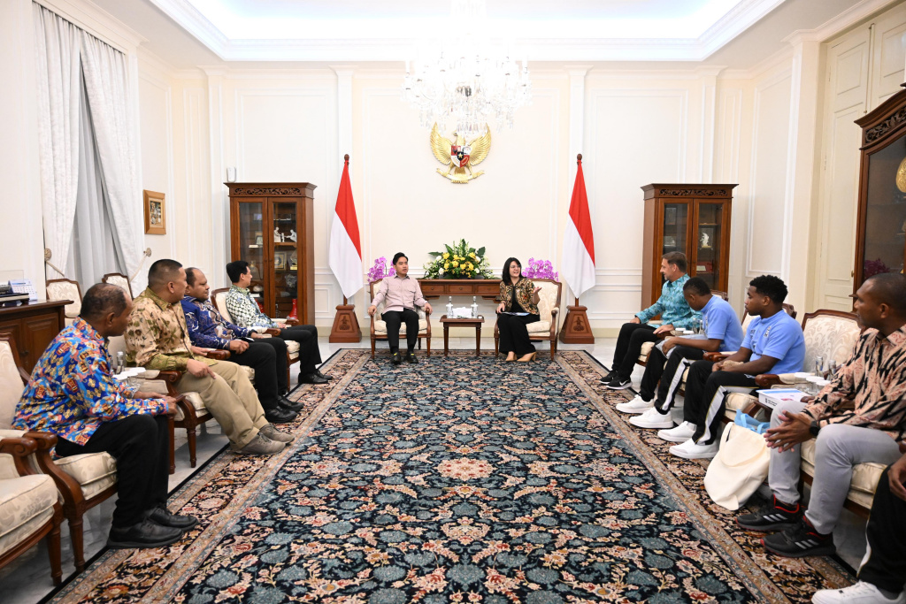 Wapres terima audiensi Papua Football Academy di Istana Wakil Presiden (Ashar/Foto:BiroWapres/SinPo.id)