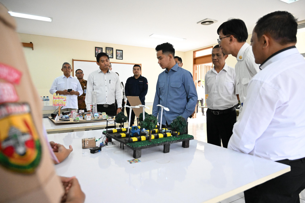 Wapres Gibran Rakabuming tinjau pelatihan AI dan penguatan literasi digital (Ashar/Foto:Setwapres/SinPo.id)