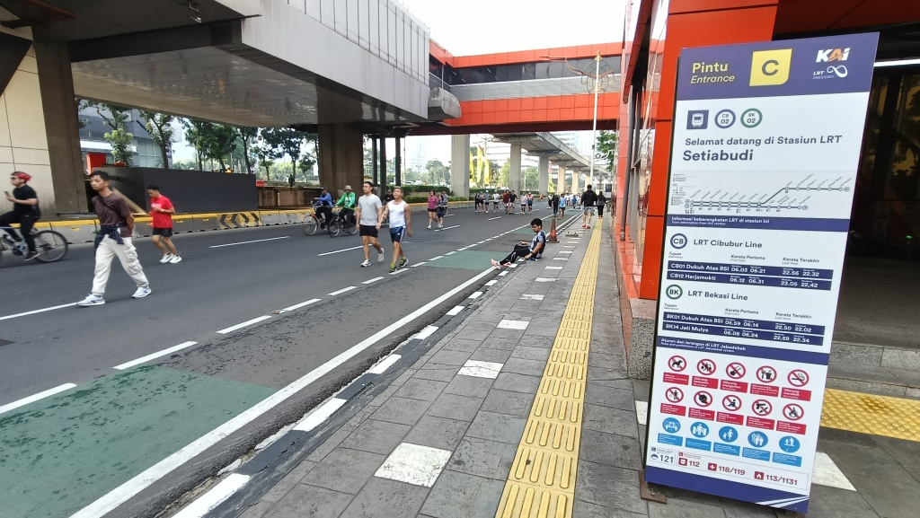 Pemprov DKI Jakarta menggelar perdana Car Free Day (CFD) di Jalan Rasuna Said (Ashar/SinPo.id)