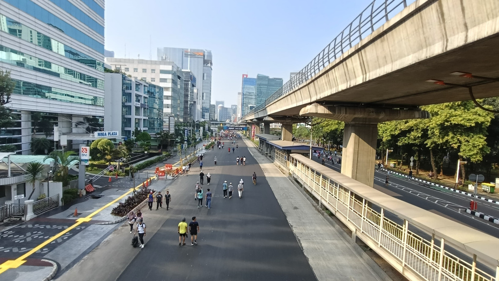 Pemprov DKI Jakarta menggelar perdana Car Free Day (CFD) di Jalan Rasuna Said (Ashar/SinPo.id)