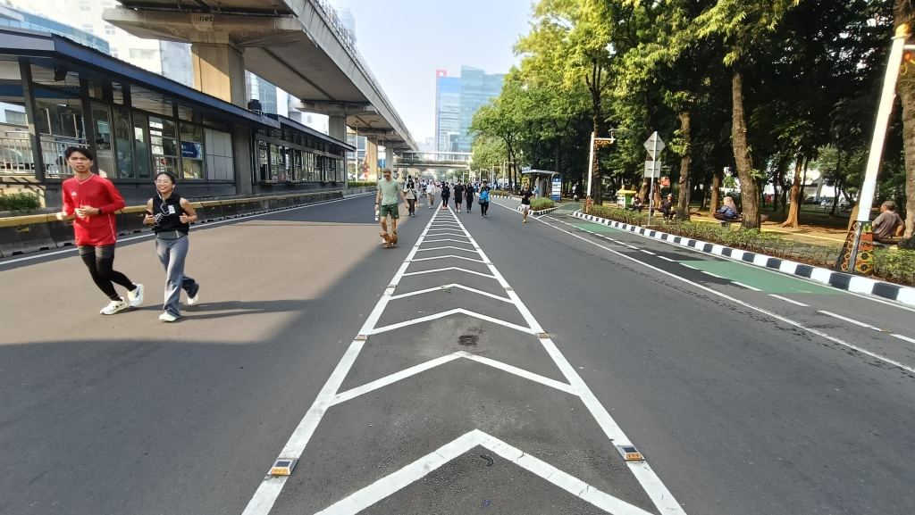 Pemprov DKI Jakarta menggelar perdana Car Free Day (CFD) di Jalan Rasuna Said (Ashar/SinPo.id)