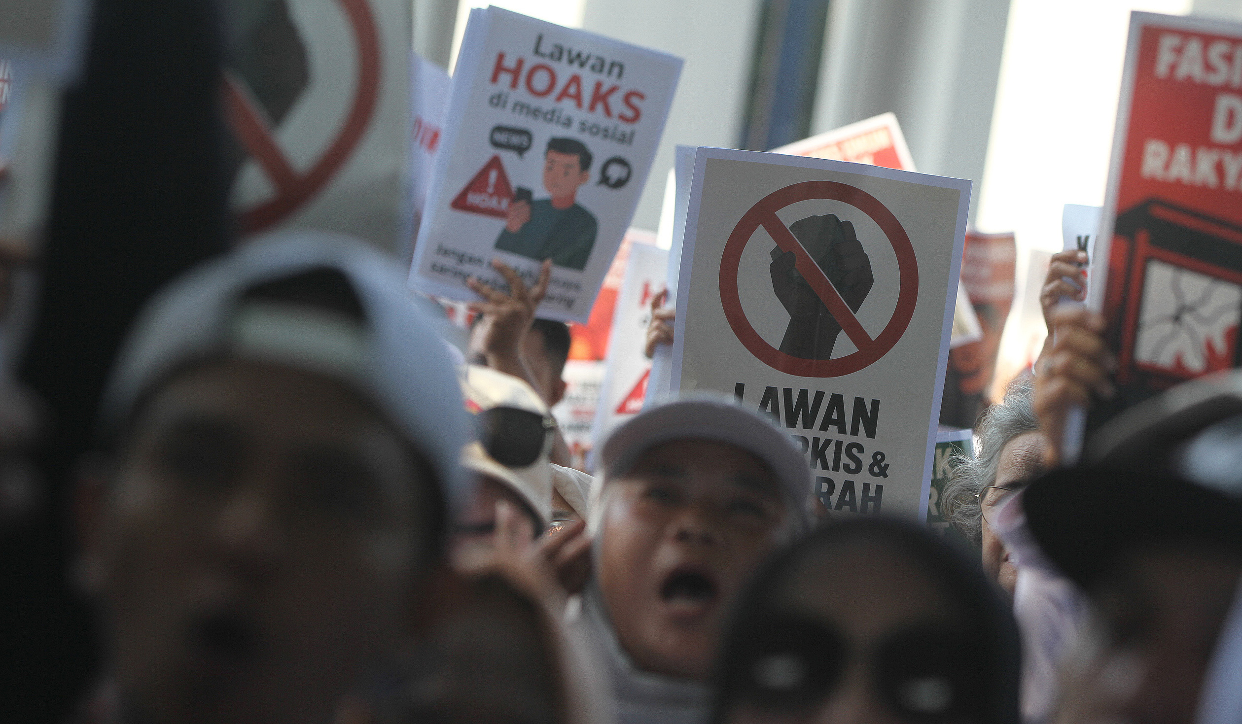 Deklarasi dukung pemerintah warga Jakarta Timur. (Agus Priatna/SinPo.id)