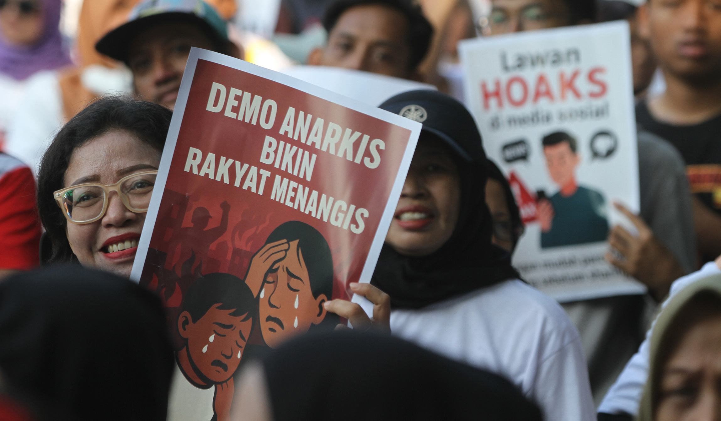 Deklarasi dukung pemerintah warga Jakarta Timur. (Agus Priatna/SinPo.id)