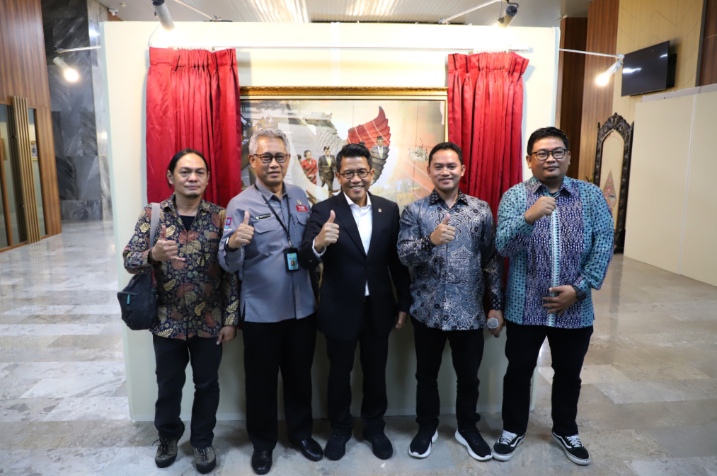 Wartawan Foto Parlemen menggelar Pameran Foto Warna-Warni #15 dengan tema