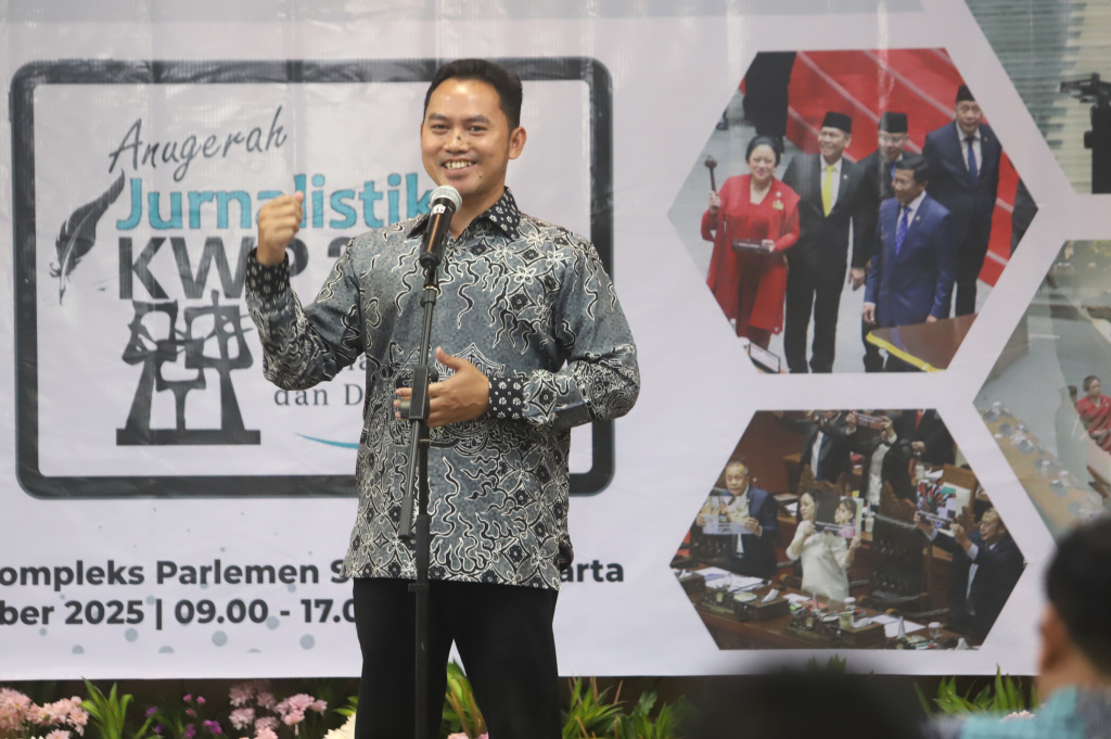 Wartawan Foto Parlemen menggelar Pameran Foto Warna-Warni #15 dengan tema