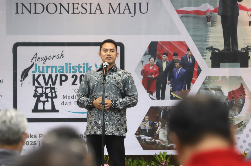 Wartawan Foto Parlemen menggelar Pameran Foto Warna-Warni #15 dengan tema