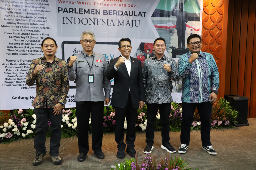 Wartawan Foto Parlemen menggelar Pameran Foto Warna-Warni #15 dengan tema