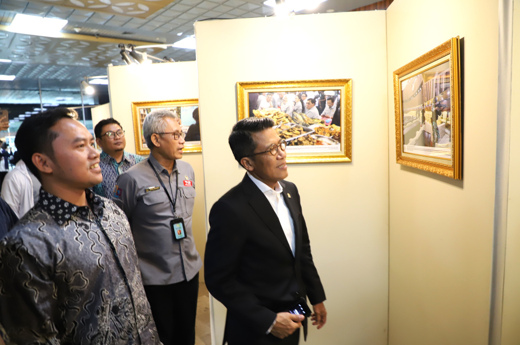 Wartawan Foto Parlemen menggelar Pameran Foto Warna-Warni #15 dengan tema