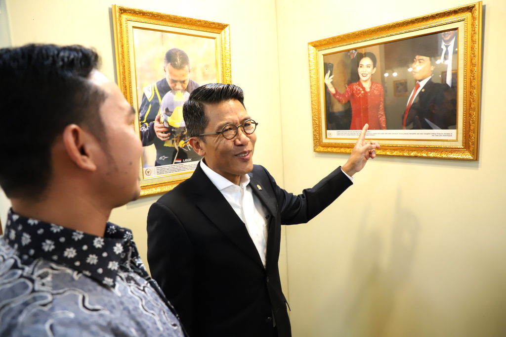 Wartawan Foto Parlemen menggelar Pameran Foto Warna-Warni #15 dengan tema