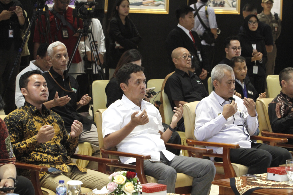 Wakil Ketua Komisi III DPR Dr Habiburokhman buka pameran foto Warna-Warni Parlemen Moderen Untuk Indonesia Maju (Ashar/SinPo.id)