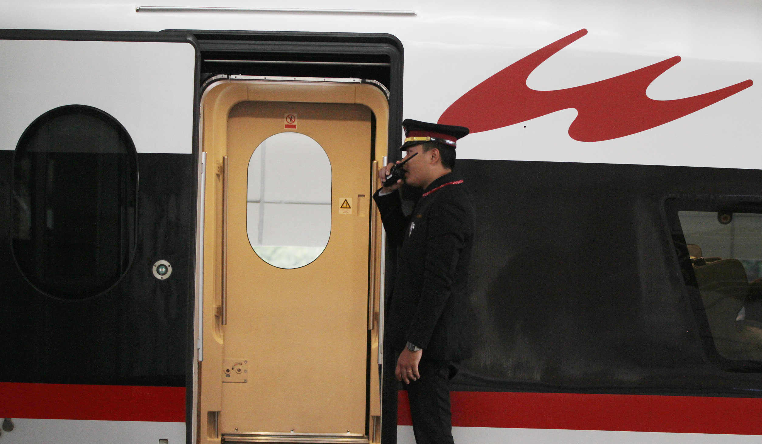 Suasana Stasiun Kereta Cepat Halim. (Agus Priatna/SinPo.id)