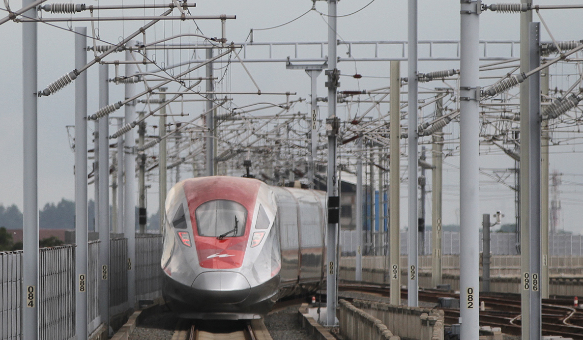 Suasana Stasiun Kereta Cepat Halim. (Agus Priatna/SinPo.id)