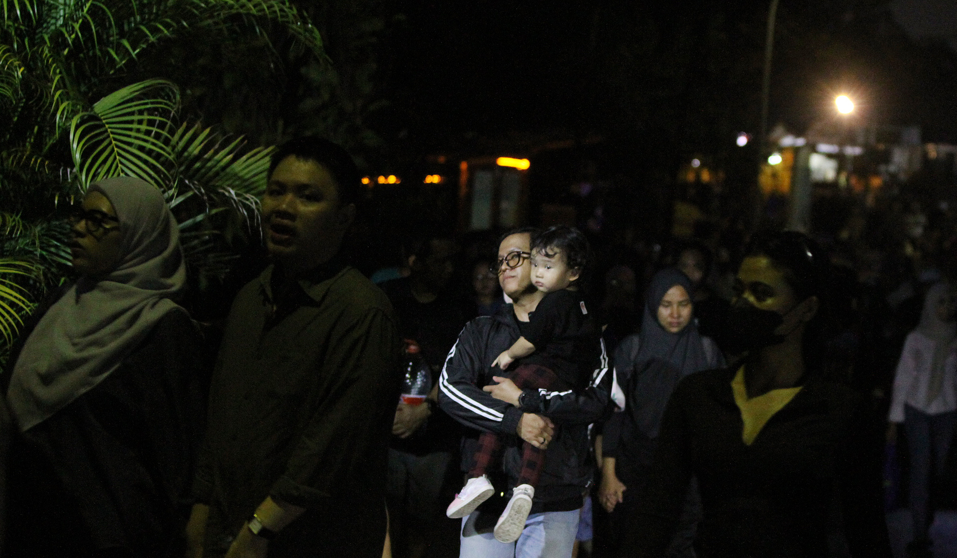Wisata malam di Taman Margasatwa Ragunan. (Agus Priatna/SinPo.id)