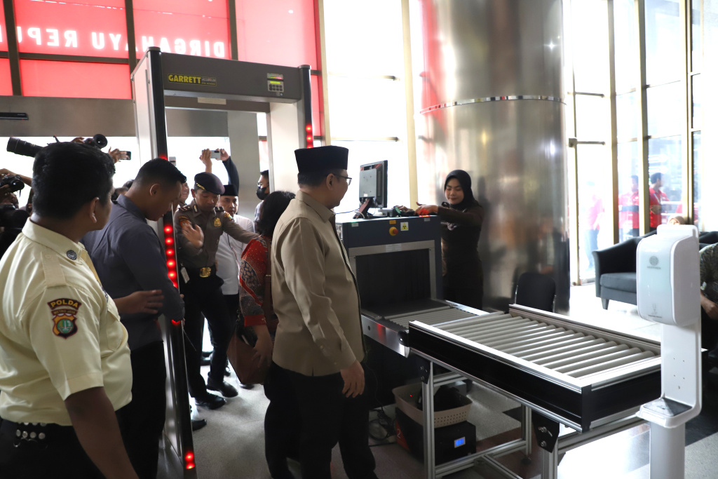 Eks Menteri Agama Yaqut Cholil Qoumas penuhi panggilan KPK terkait dugaan kasus Kouta Haji (Ashar/SinPo.id)