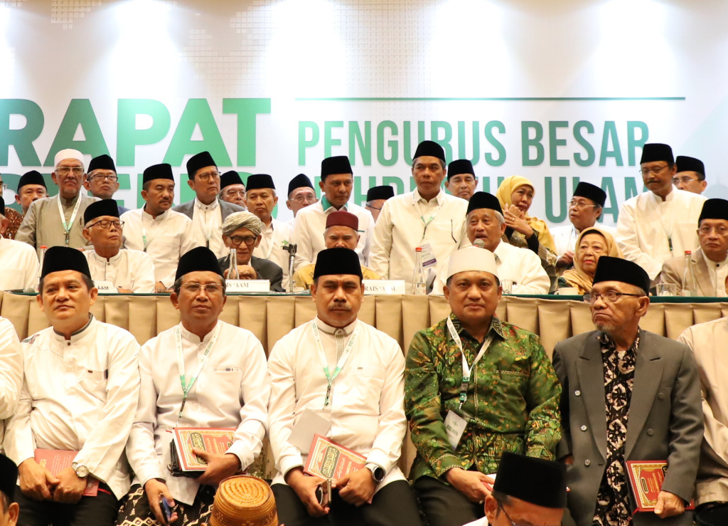 KH. Zulfa Mustofa resmi menjadi PJ Ketua Umum PBNU usai Rapat Pleno (Ashar/SinPo.id)